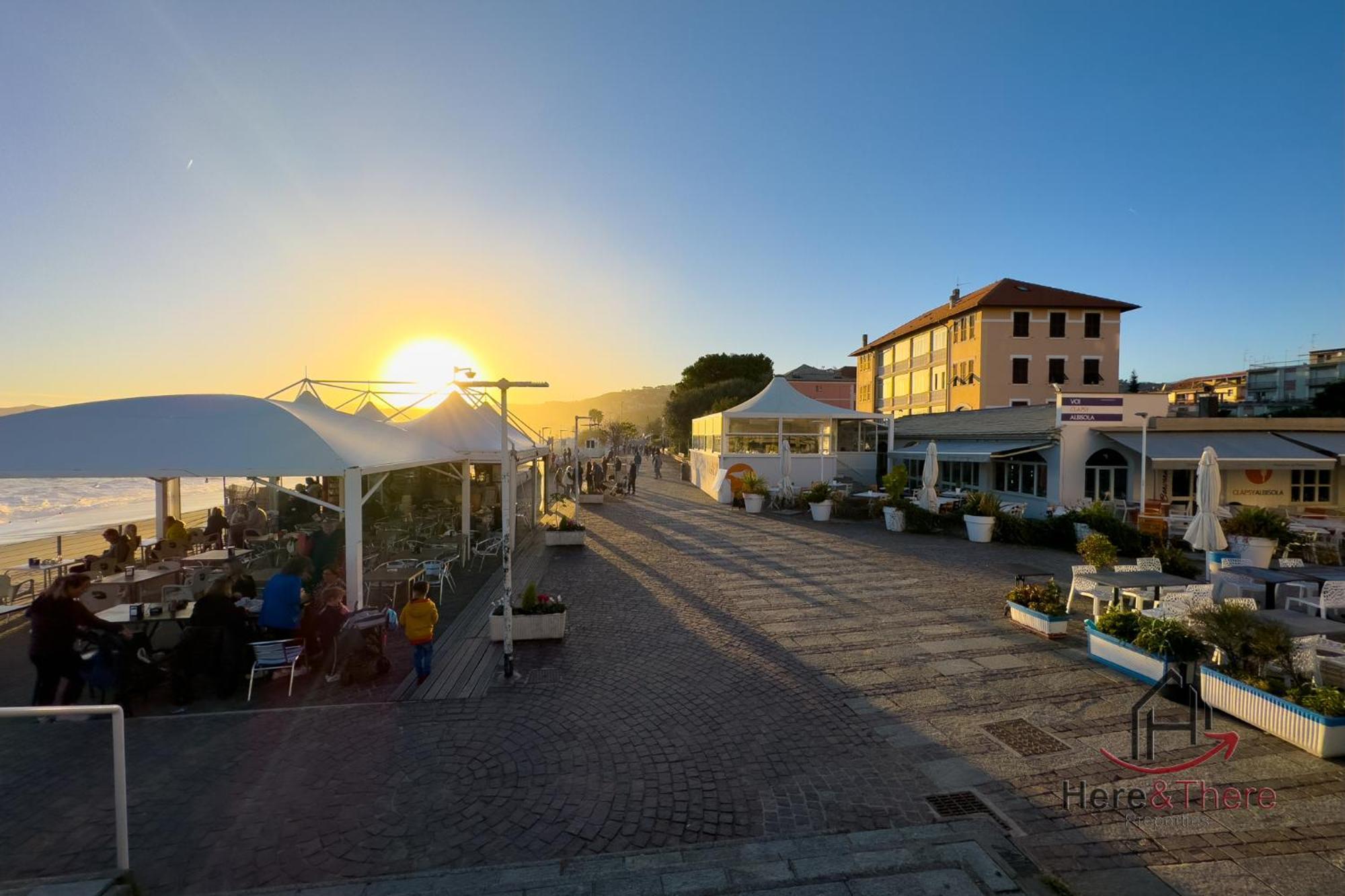 Penthouse Panoramic View - Sea 3Min - Ac - Wifi Appartement Albisola Superiore Buitenkant foto